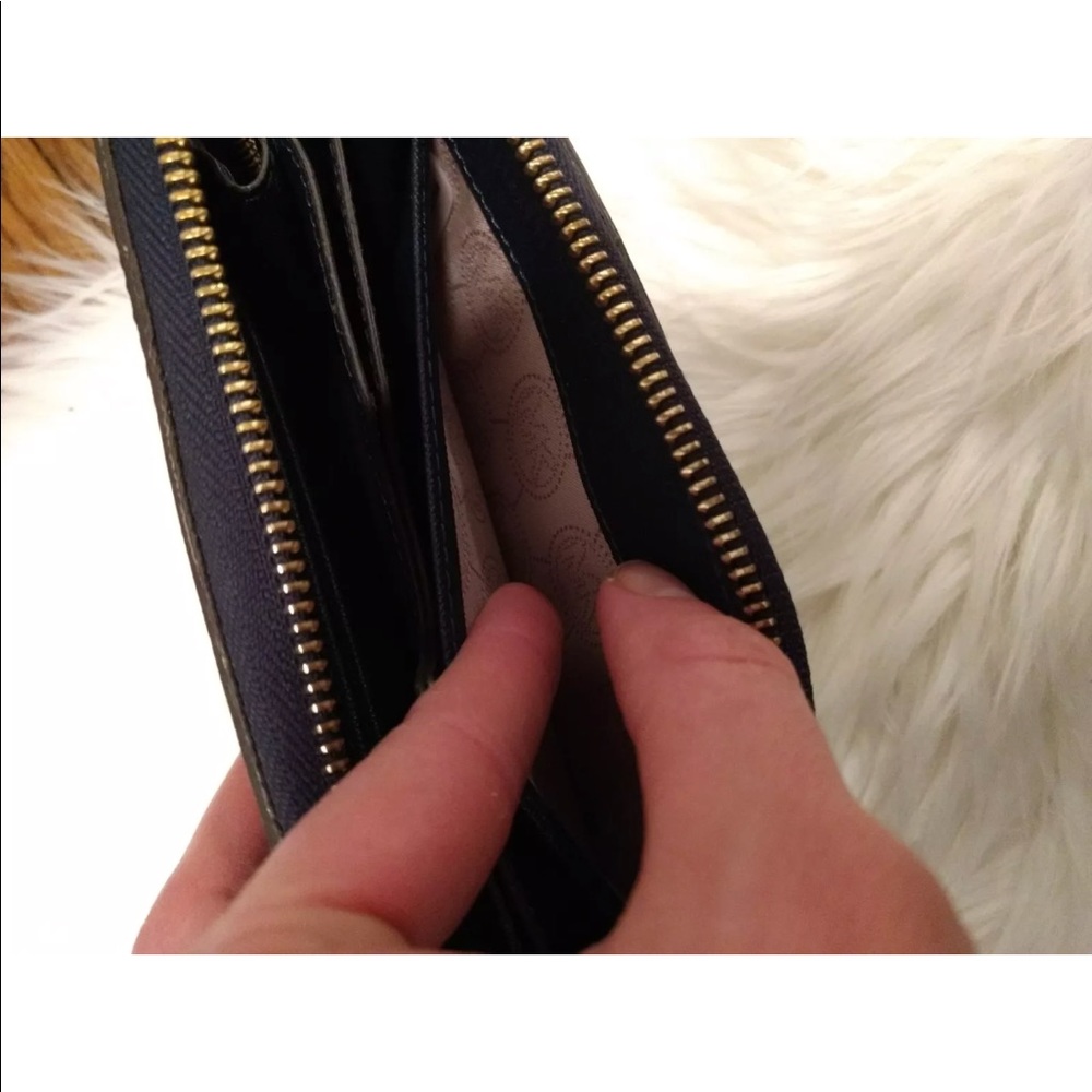 Michael Kors wallet - Picture 8 of 8